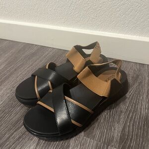 Black and nude platform sandals NWOT